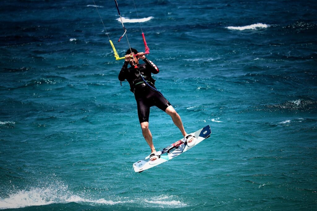 Bien choisir son parcours en kite surf : quels critères pour progresser sereinement ?